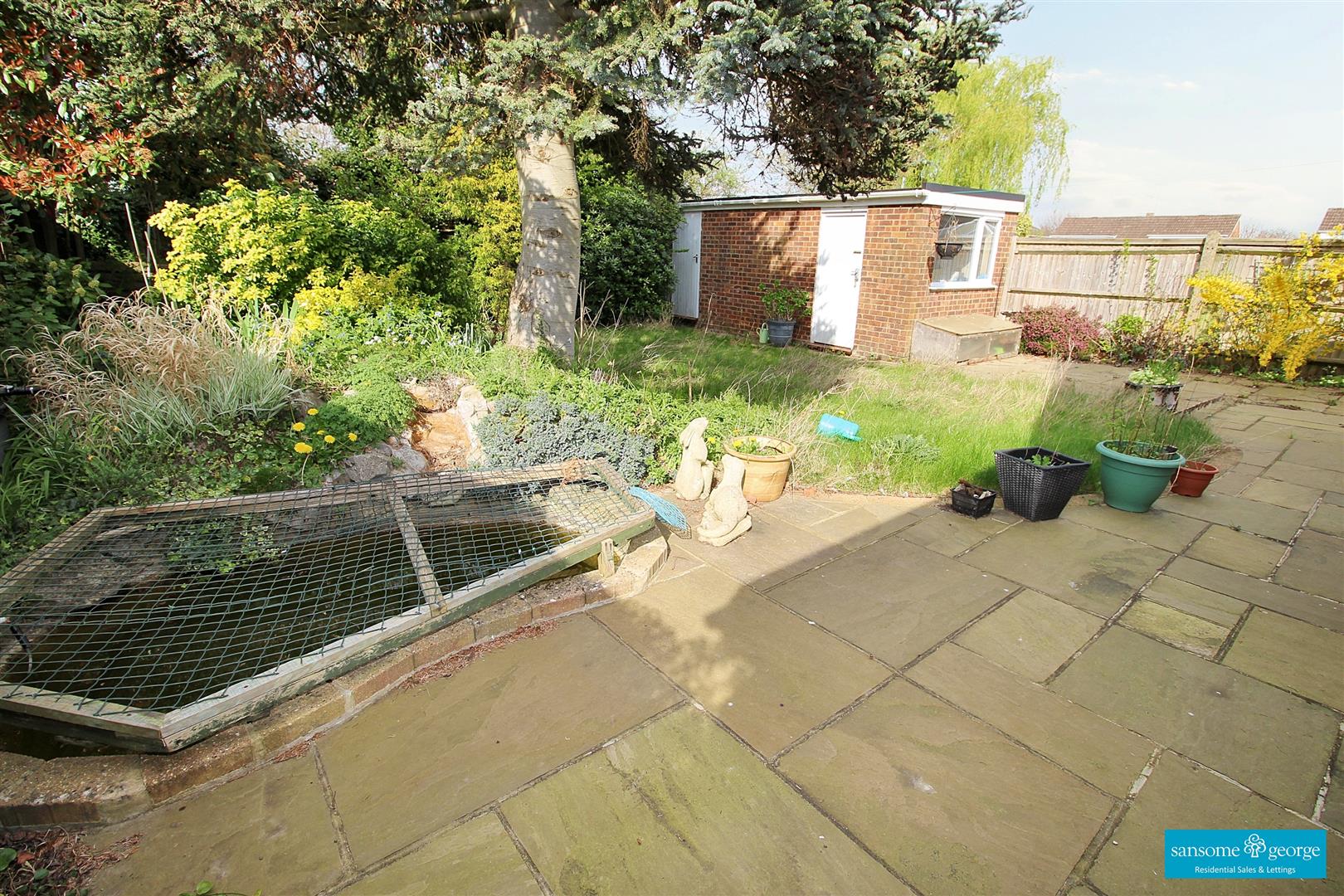 White Lodge Close, Tilehurst, Reading